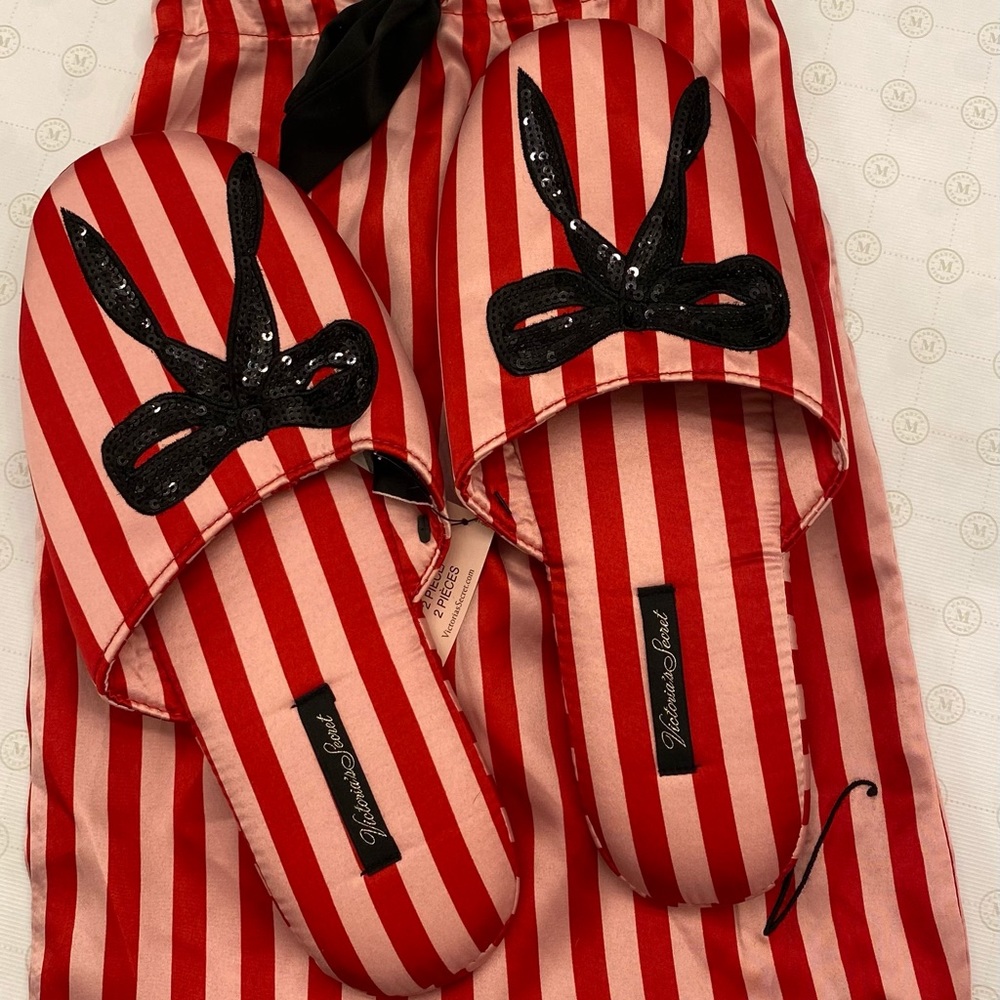 ❤️❤️sold sold❤️❤️❤️Victoria secret satin slippers